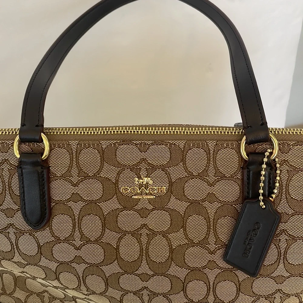 Coach Signature  Canvas Shoulder Bag